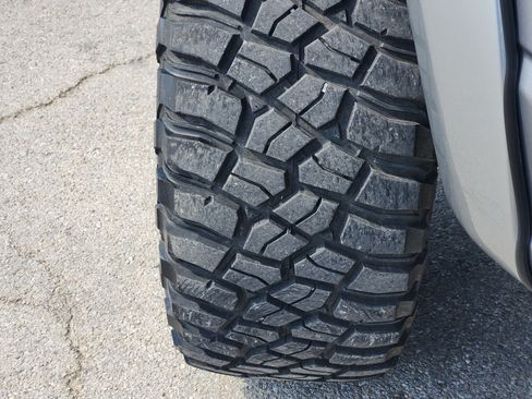 Used 2021 Ford F150 Lariat w/ Equipment Group 502A High AWD/4WD image 11