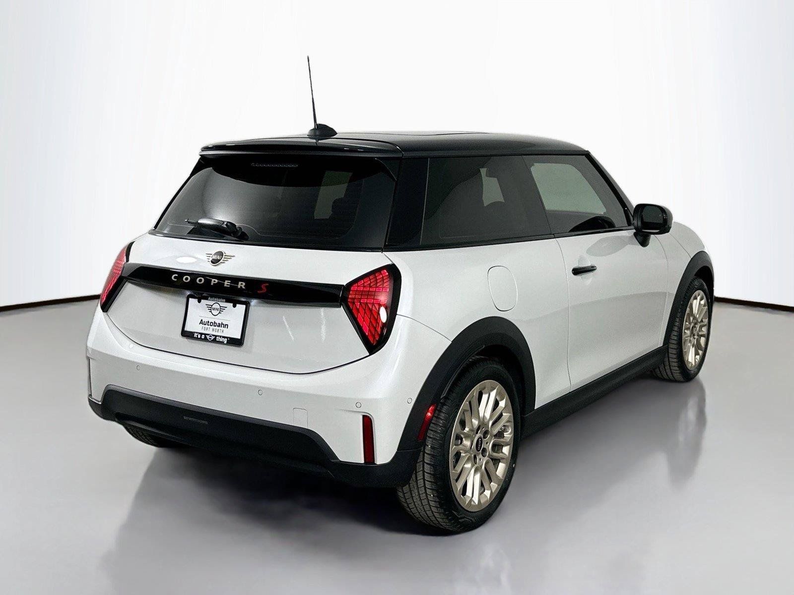 Used 2025 MINI Cooper S FWD image 4
