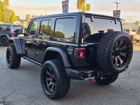 Certified 2025 Jeep Wrangler Unlimited Rubicon w/ Convenience Group AWD/4WD image 5