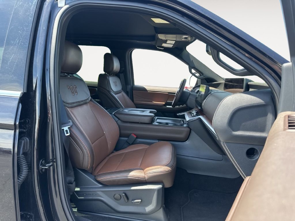 Used 2025 Ford Expedition Max King Ranch AWD/4WD image 32