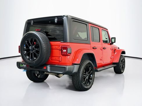 Used 2023 Jeep Wrangler Unlimited Sahara AWD/4WD image 9