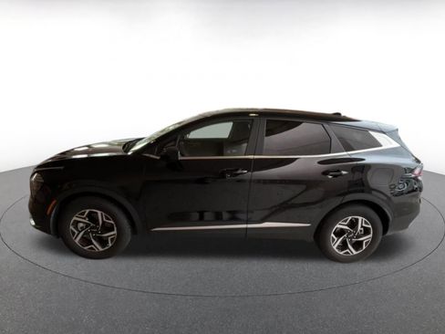 Used 2025 Kia Sportage LX image 8