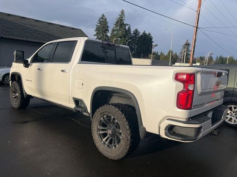 Used 2023 Chevrolet Silverado 2500 High Country image 5