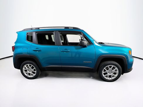Used 2022 Jeep Renegade Latitude w/ Convenience Group image 4