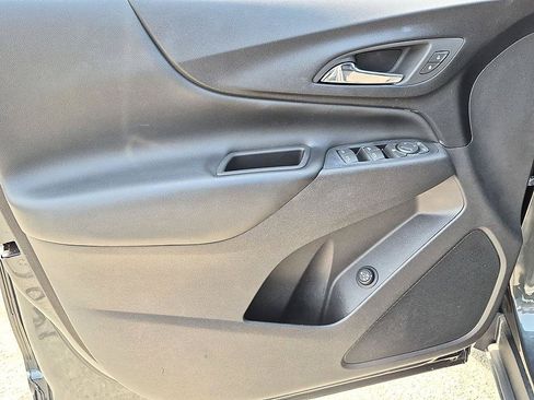 Used 2020 Chevrolet Equinox LT FWD image 12