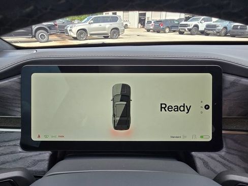 Used 2023 Rivian R1S Adventure AWD/4WD image 26