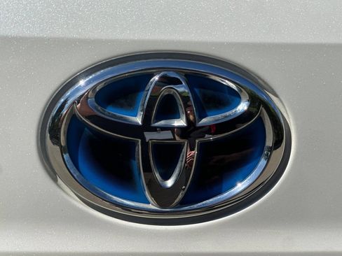 Used 2021 Toyota Highlander LE AWD/4WD image 50