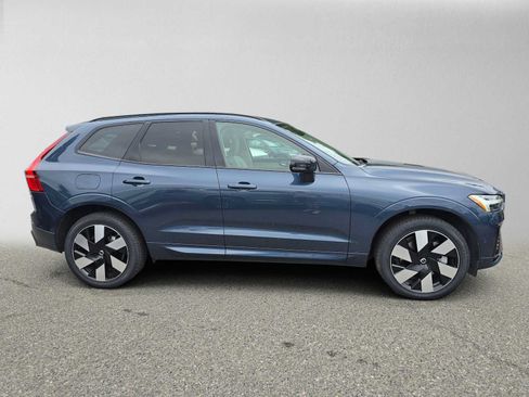 Certified 2024 Volvo XC60 T8 Plus w/ Protection Package Premier AWD/4WD image 2