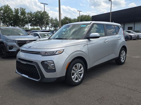 Certified 2021 Kia Soul LX FWD image 4
