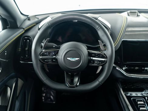 Used 2025 Aston Martin DBX 707 image 32