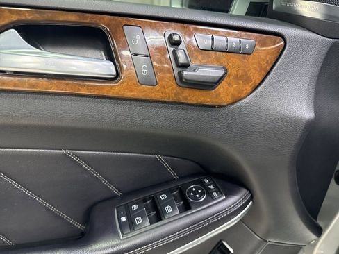 Used 2013 Mercedes-Benz GL 450 4MATIC image 33