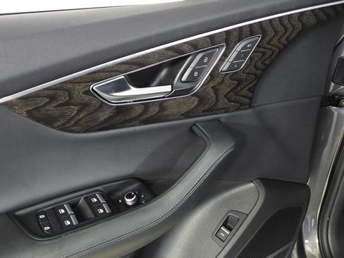 Used 2022 Audi Q7 3.0T Premium Plus w/ Premium Plus Package image 12