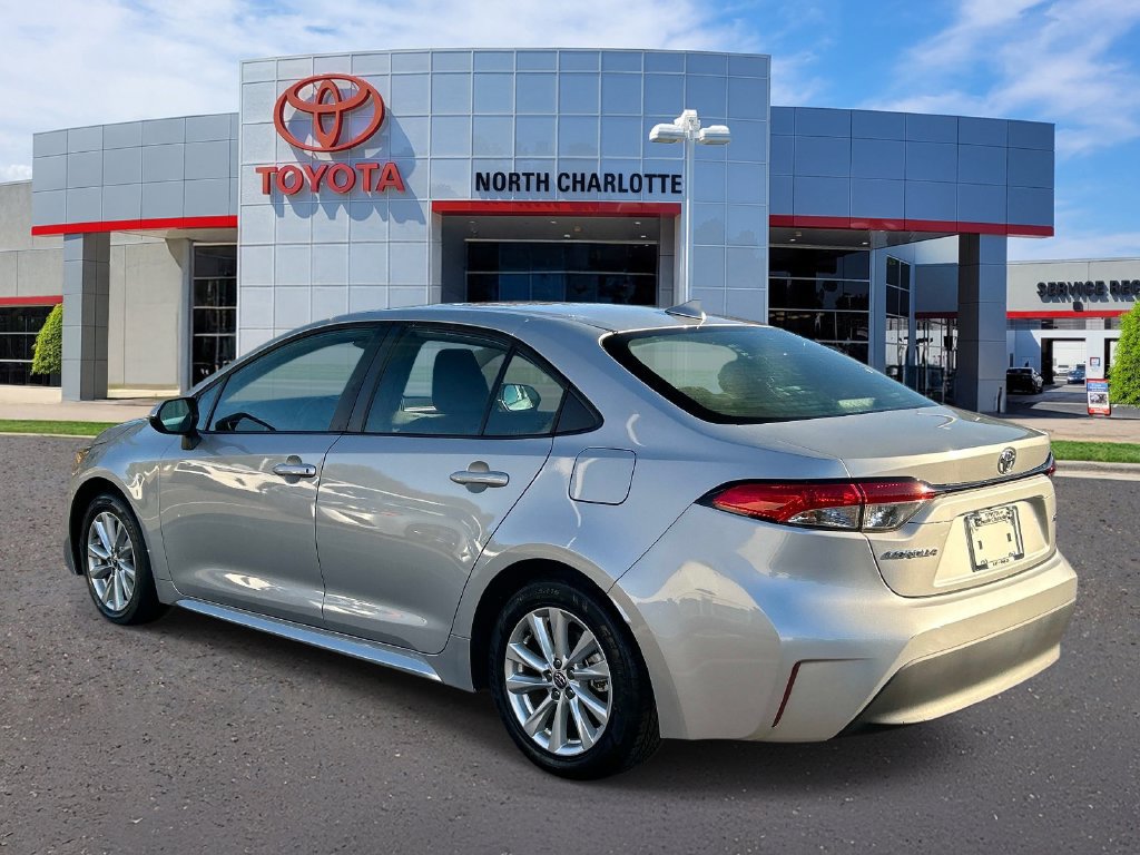 Used 2024 Toyota Corolla LE w/ LE Convenience Package FWD image 6