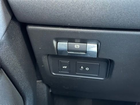 Used 2020 Land Rover Range Rover Evoque SE image 18