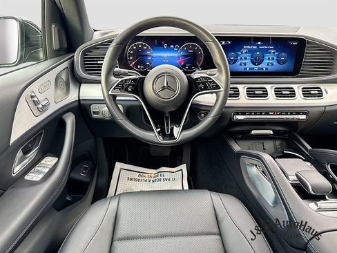 Used 2024 Mercedes-Benz GLS 450 4MATIC image 29