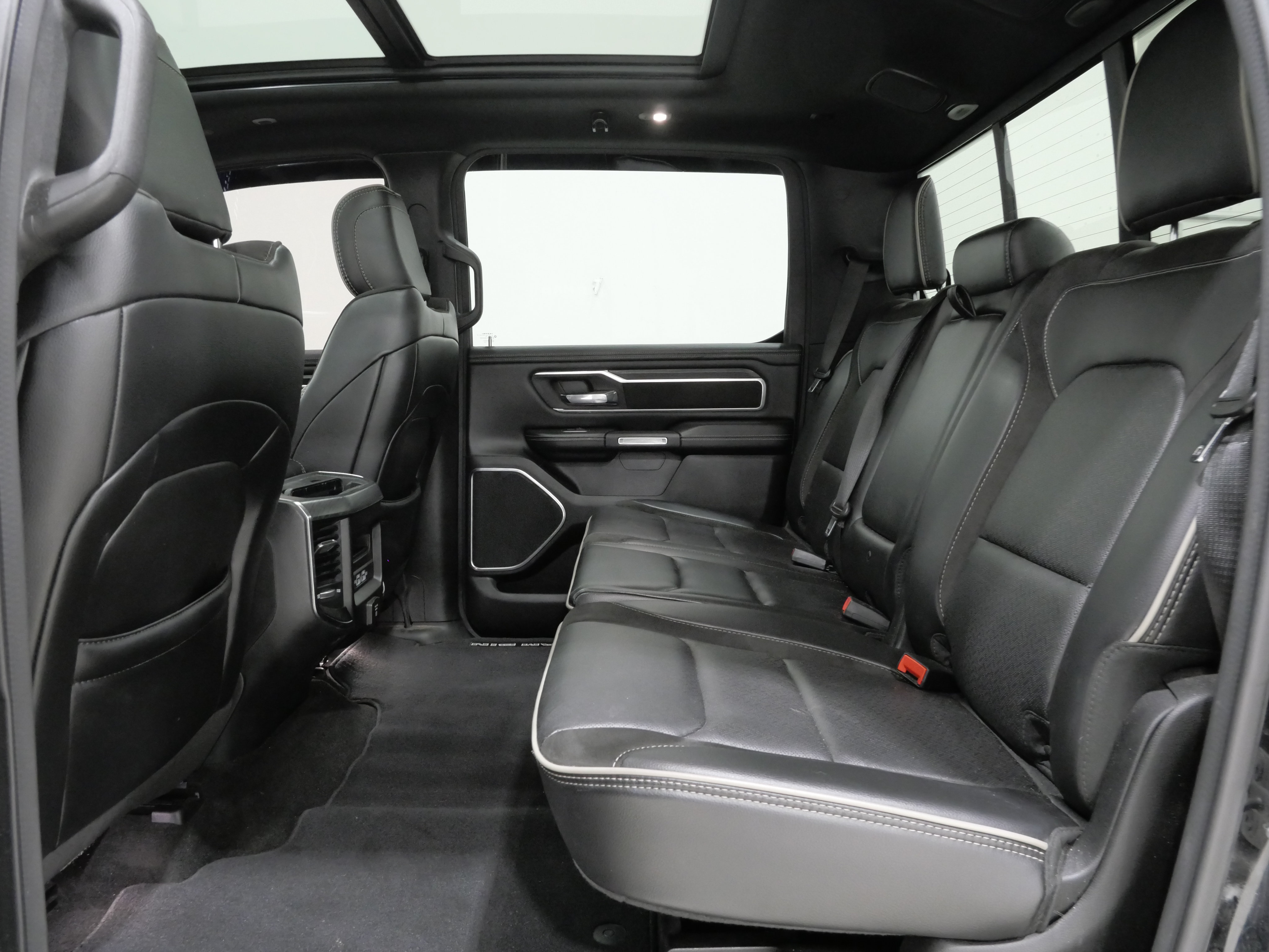 Used 2023 RAM 1500 Laramie AWD/4WD image 22
