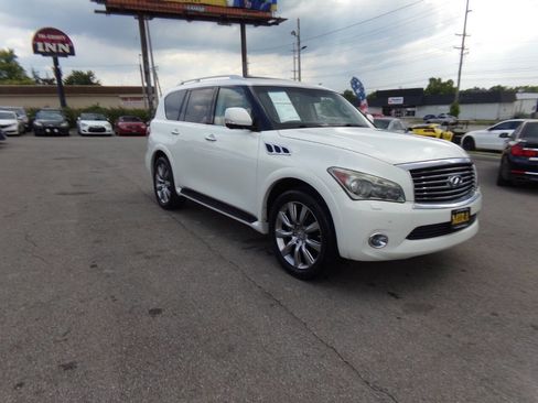 Used 2013 INFINITI QX56 4WD w/ Deluxe Touring Pkg image 5