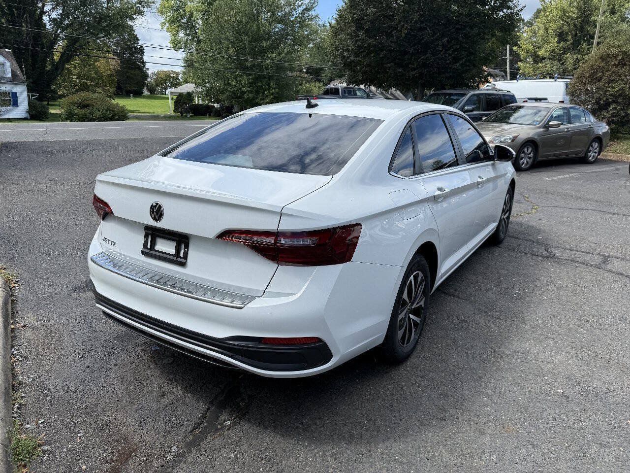 Used 2024 Volkswagen Jetta S FWD image 9