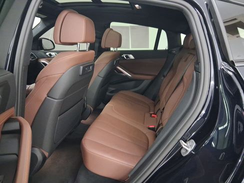 Used 2022 BMW X6 xDrive40i w/ M Sport Package image 13