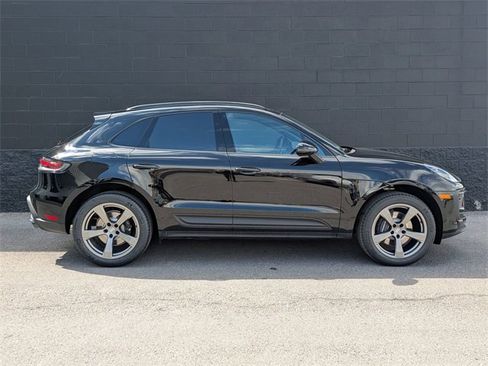 Used 2025 Porsche Macan image 8