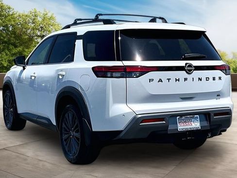 New 2026 Nissan Pathfinder SL w/ SL Premium Package (P04) FWD image 3