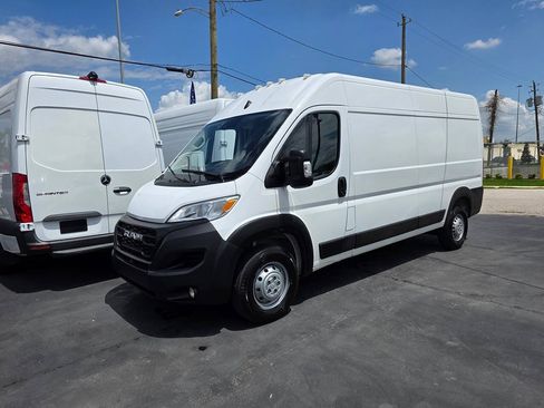 Used 2024 RAM ProMaster 2500 w/ Convenience Group FWD image 28