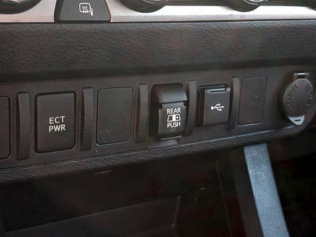 Used 2021 Toyota Tacoma SR5 AWD/4WD image 24