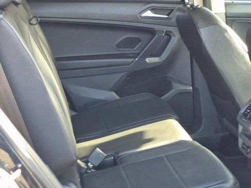 Used 2020 Volkswagen Tiguan SE image 20