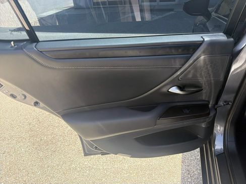 Used 2019 Lexus ES 350 F Sport w/ Accessory Package 2 FWD image 22