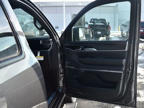 New 2026 Jeep Grand Wagoneer Summit image 36