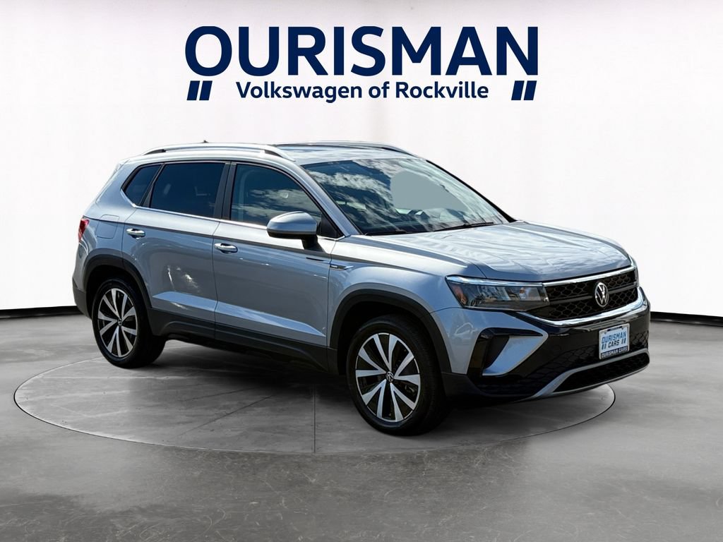 Used 2023 Volkswagen Taos SE AWD/4WD image 1