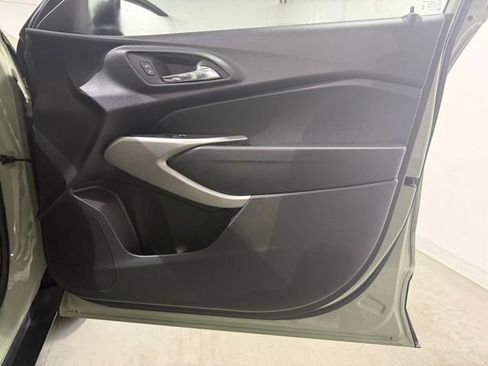 Certified 2024 Chevrolet Trax RS w/ Sunroof Package image 22