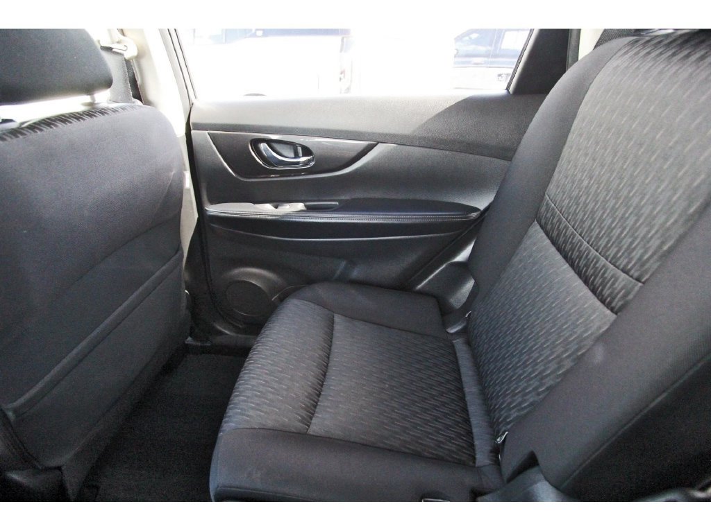 Used 2020 Nissan Rogue S w/ Special Edition Package FWD image 12