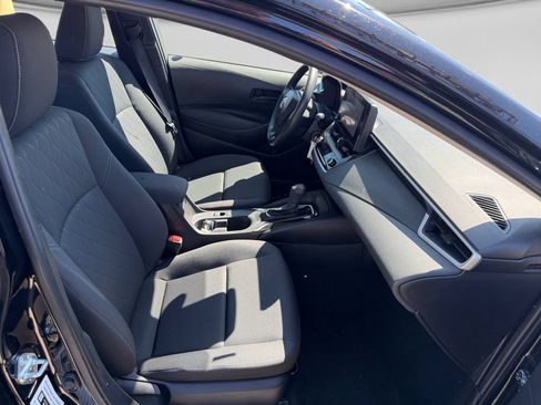 Used 2025 Toyota Corolla LE FWD image 28