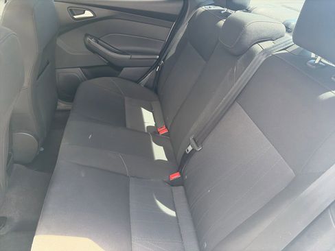 Used 2018 Ford Focus SE FWD image 13