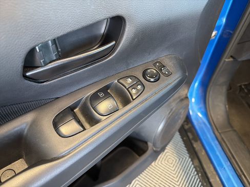 Used 2022 Nissan Kicks S image 13