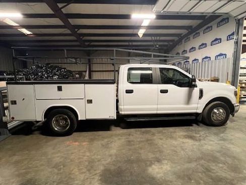 Used 2019 Ford F350 XL w/ Power Equipment Group image 1