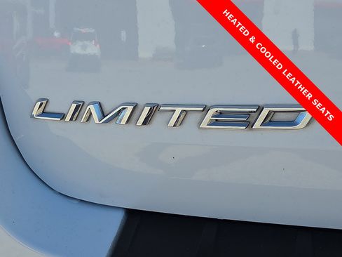 Used 2023 Ford Explorer Limited image 8