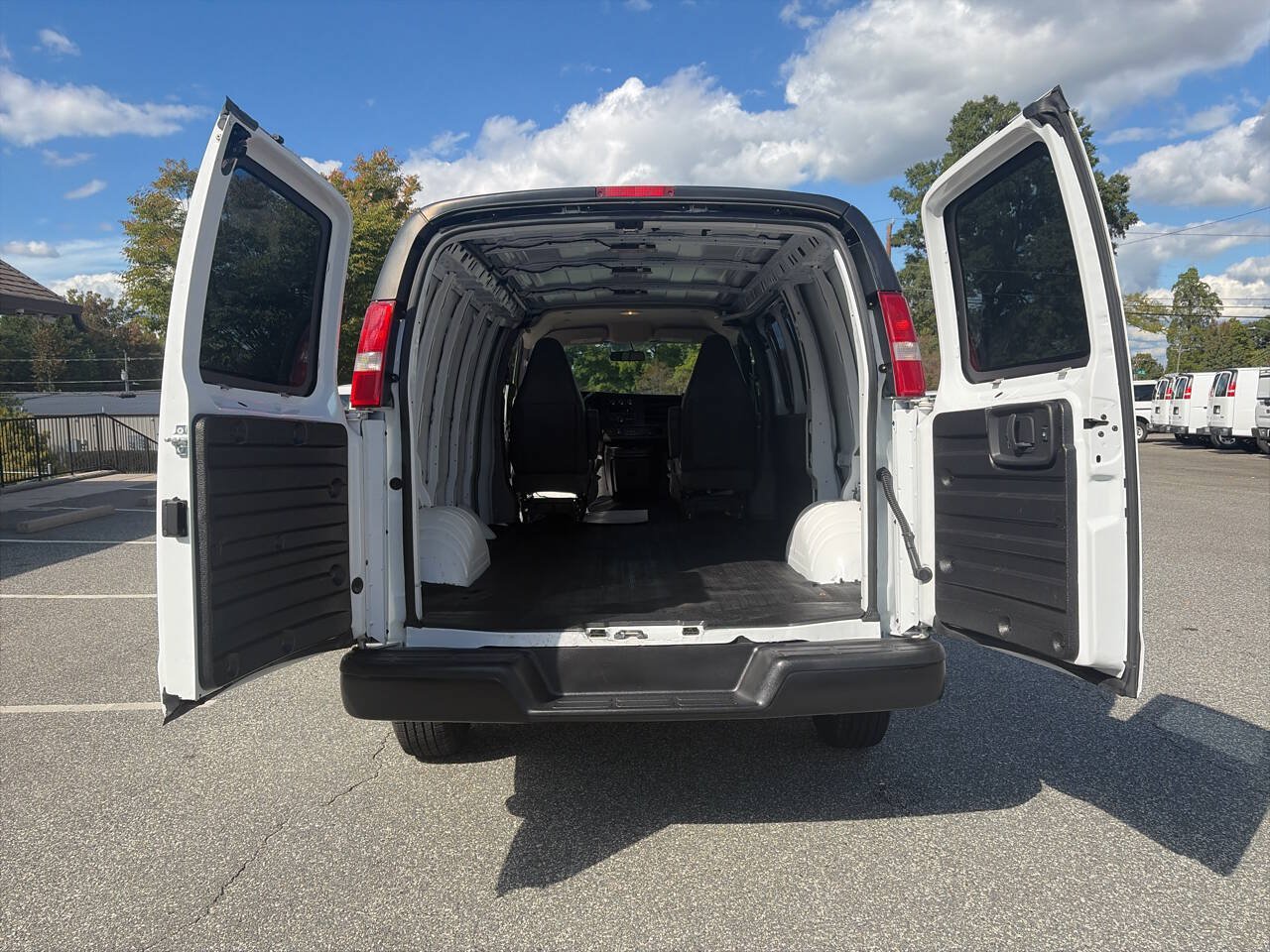 Used 2022 Chevrolet Express 2500 w/ Driver Convenience Package RWD image 21
