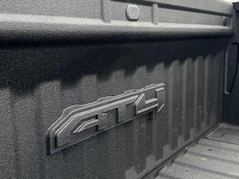 Used 2022 GMC Sierra 1500 AT4 w/ AT4 Premium Package AWD/4WD image 43