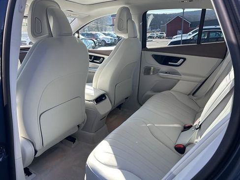 Used 2023 Mercedes-Benz EQE 500 4MATIC SUV image 13