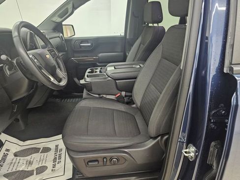 Used 2022 Chevrolet Silverado 1500 LT AWD/4WD image 2