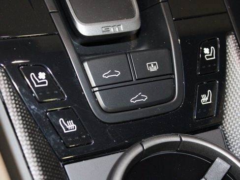 Used 2025 Porsche 911 Carrera 4 GTS image 32