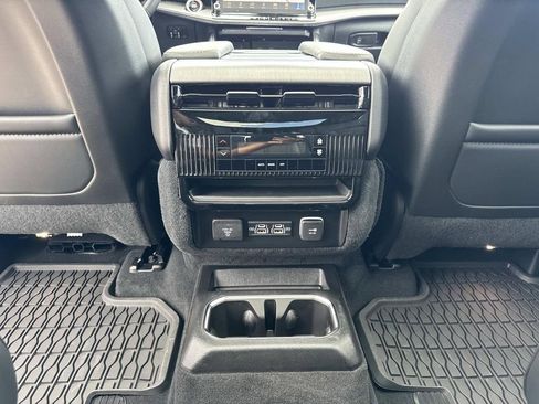 New 2026 Jeep Grand Wagoneer 4WD image 31