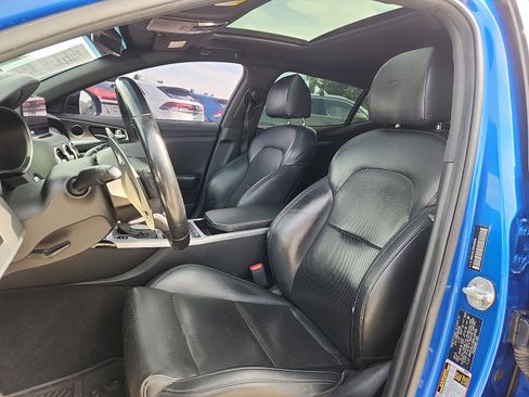 Used 2022 Kia Stinger GT1 RWD image 13