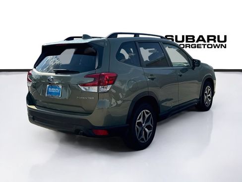 Used 2021 Subaru Forester Premium AWD/4WD image 7