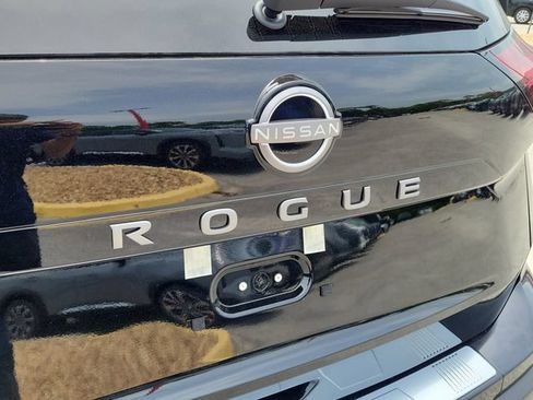 New 2026 Nissan Rogue SV FWD image 8