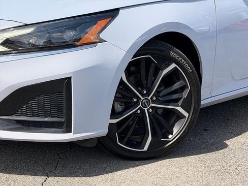 Used 2025 Nissan Altima 2.5 SR image 31