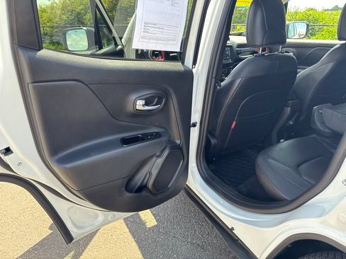 Used 2022 Jeep Renegade Trailhawk AWD/4WD image 36
