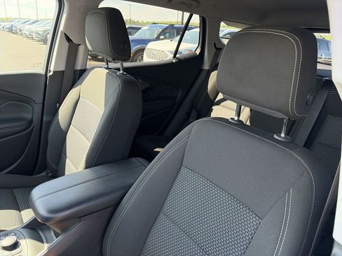 Used 2023 GMC Terrain SLE w/ Driver Convenience Package FWD image 13